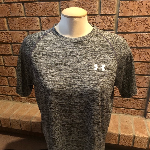 3/$30 Women’s small Under Armour t-shirt - Picture 1 of 2